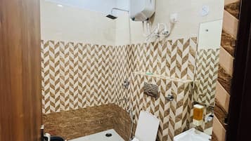 Deluxe Room | Bathroom