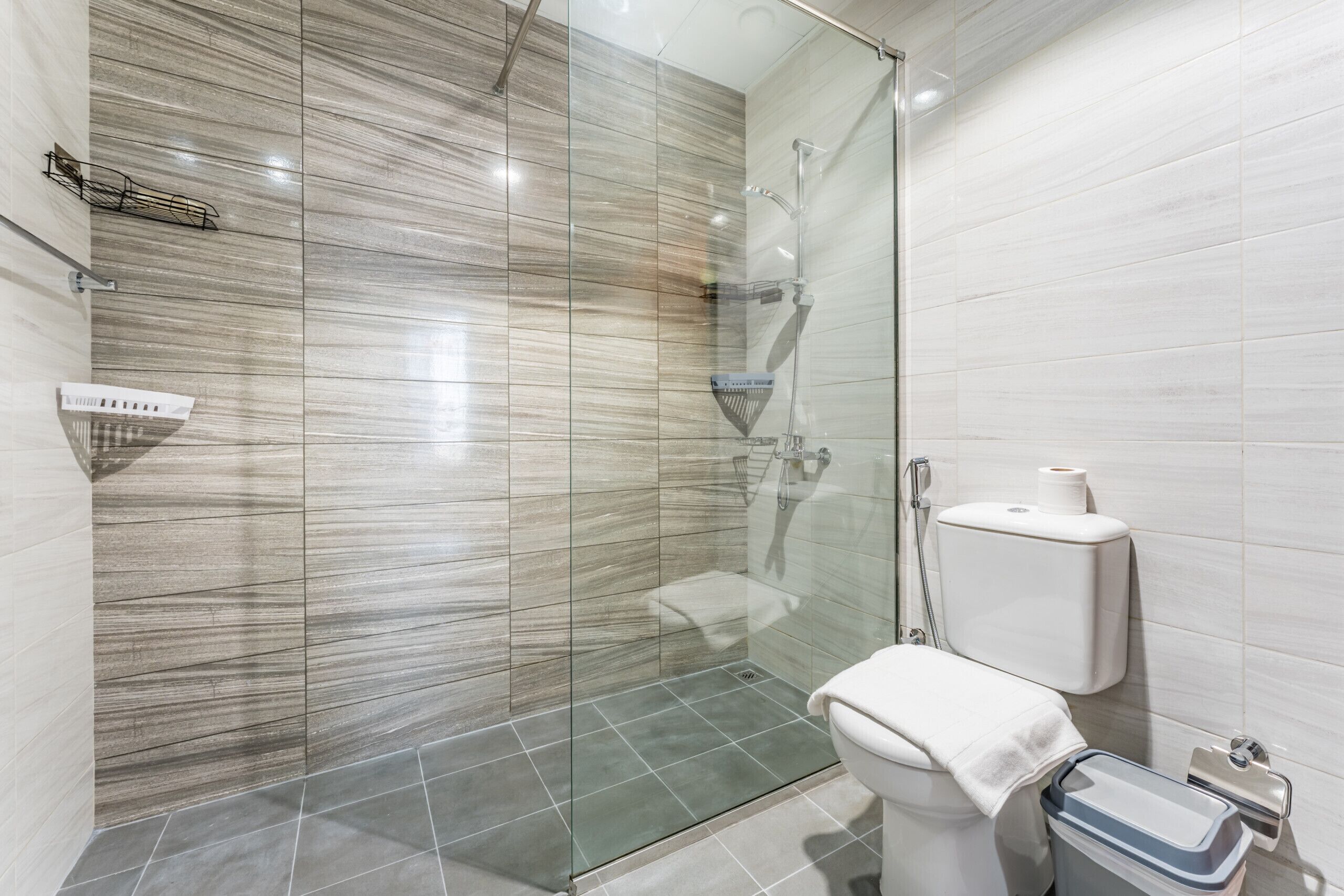 Doccia, asciugacapelli, bidet, asciugamani