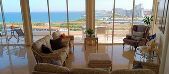 Apartment in Colinas de Playa El Angel