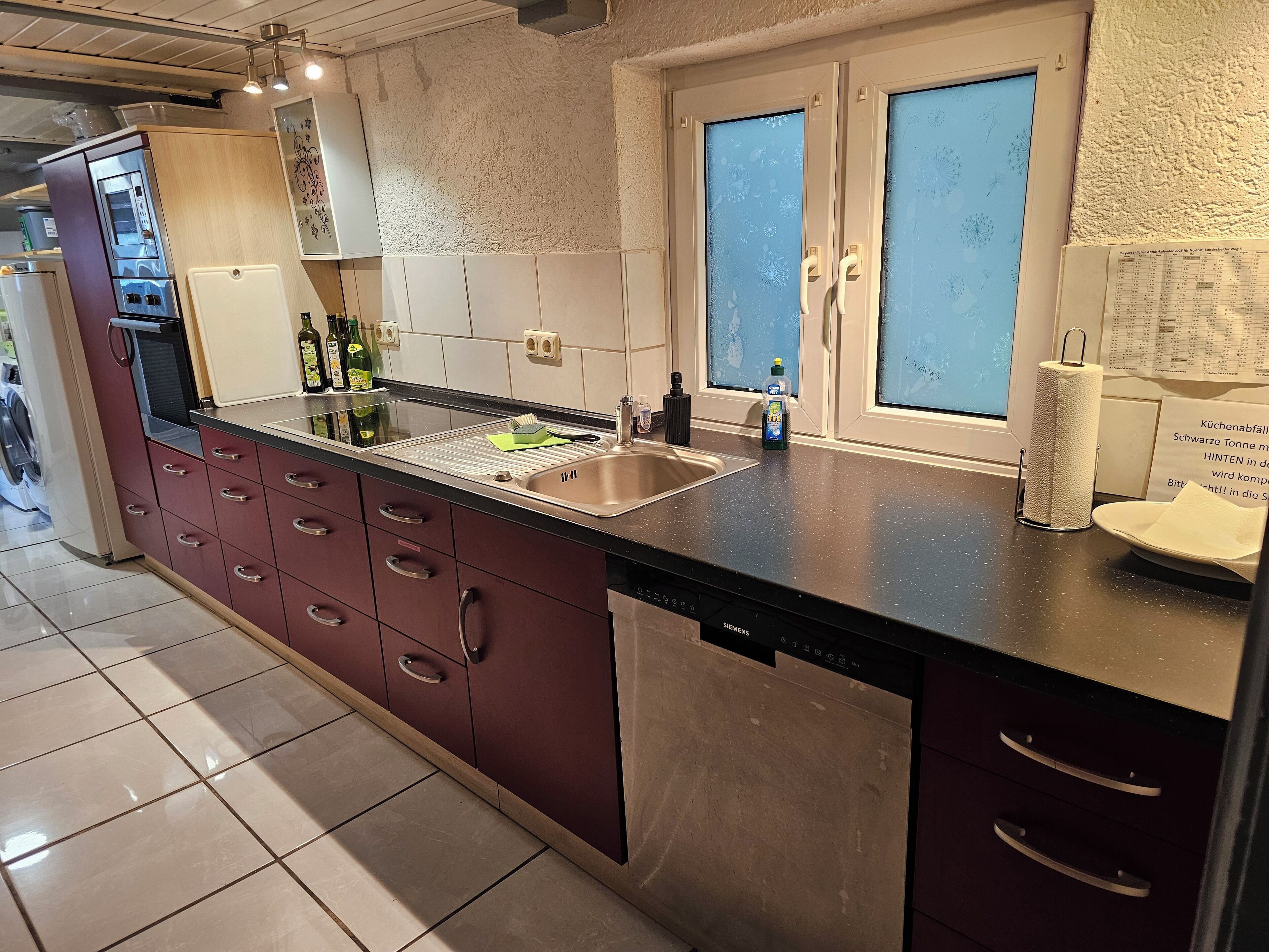 冰箱、微波炉、烤箱、炉灶