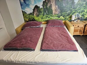 2 bedrooms, iron/ironing board, travel crib, free WiFi - Relax in the Wallapampa house in the countryside (Landscheide)
