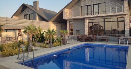 Spacious 4-bedroom villa in charming Baku with AC