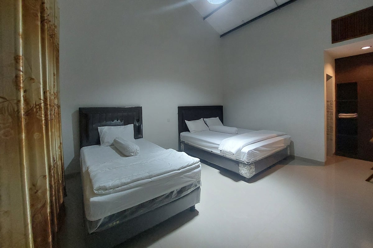 Chambre Triple Familiale, patio, vue jardin | Wi-Fi gratuit