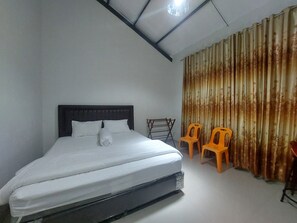 Suite – junior, terrasse, hageutsikt | Wi-fi (inkludert)