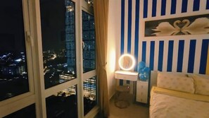 Iron/ironing board, free WiFi