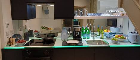 Fridge, microwave, oven, stovetop