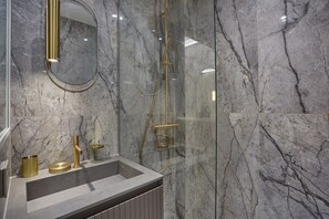 Bathroom - Superb AC Apartment Roosevelt Saint Honore (Paris)