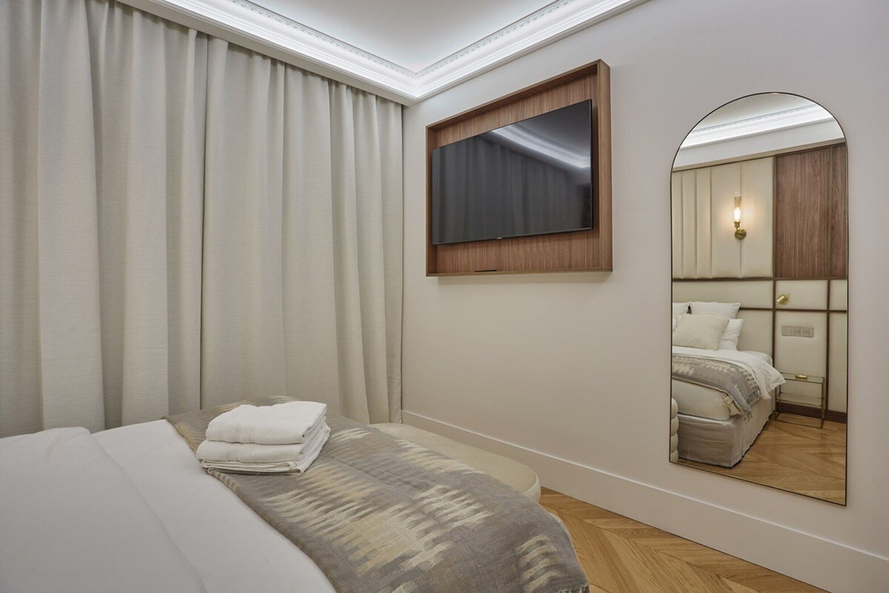 2 habitaciones y espacio para trabajar con laptop 