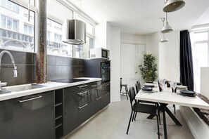 Apartment | Private kitchen | Fridge, microwave, oven, stovetop - Authentic Loft - 2br/8p - Place de la Republique (Paris)