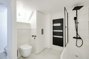 Bathroom - Authentic Loft - 2br/8p - Place de la Republique (Paris)