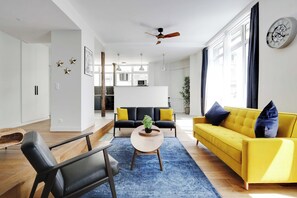 Apartment | Living area - Authentic Loft - 2br/8p - Place de la Republique (Paris)