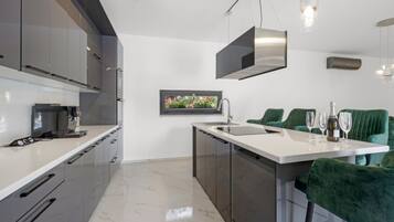 Villa (Villa With Private Pool) | Eigene Küche | Kühlschrank