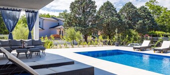 Villa Pool House Fancy