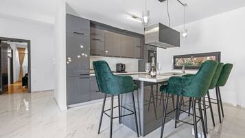 Villa (Villa With Private Pool) | Comedor