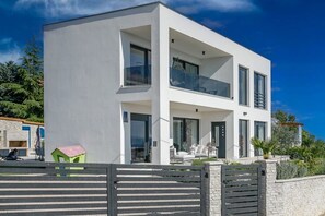 Exterior - 🏝️ Villa Alma 5★ with sea view, pool, jacuzzi & sauna (Krk)