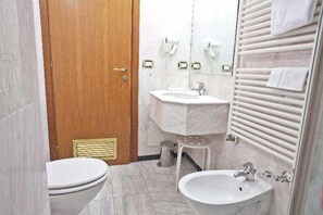 Room - Mythos (Milan)