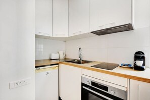 Leilighet | Eget kjøkken | Kjøleskap, mikrobølgeovn, ovn og kokeplater