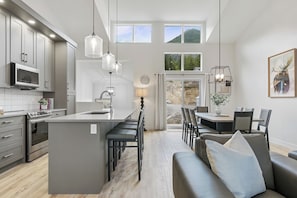 Interior - Springside at Fairmont Ridge - Unit 24 (Area F (Columbia Lake/Windermere Lake))