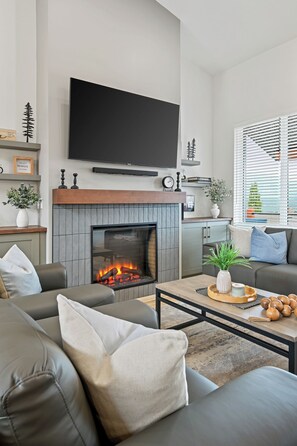Living area - Springside at Fairmont Ridge - Unit 24 (Area F (Columbia Lake/Windermere Lake))