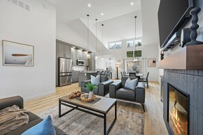 Living area - Springside at Fairmont Ridge - Unit 24 (Area F (Columbia Lake/Windermere Lake))