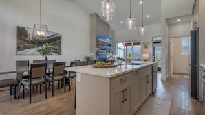 Dining - Springside at Fairmont Ridge | 3BR | Unit 25 (Area F (Columbia Lake/Windermere Lake))