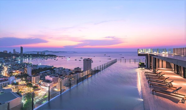 Terrace/patio - Central Pattaya - Infinity Pool Condo Pattaya View (Muang Pattaya)