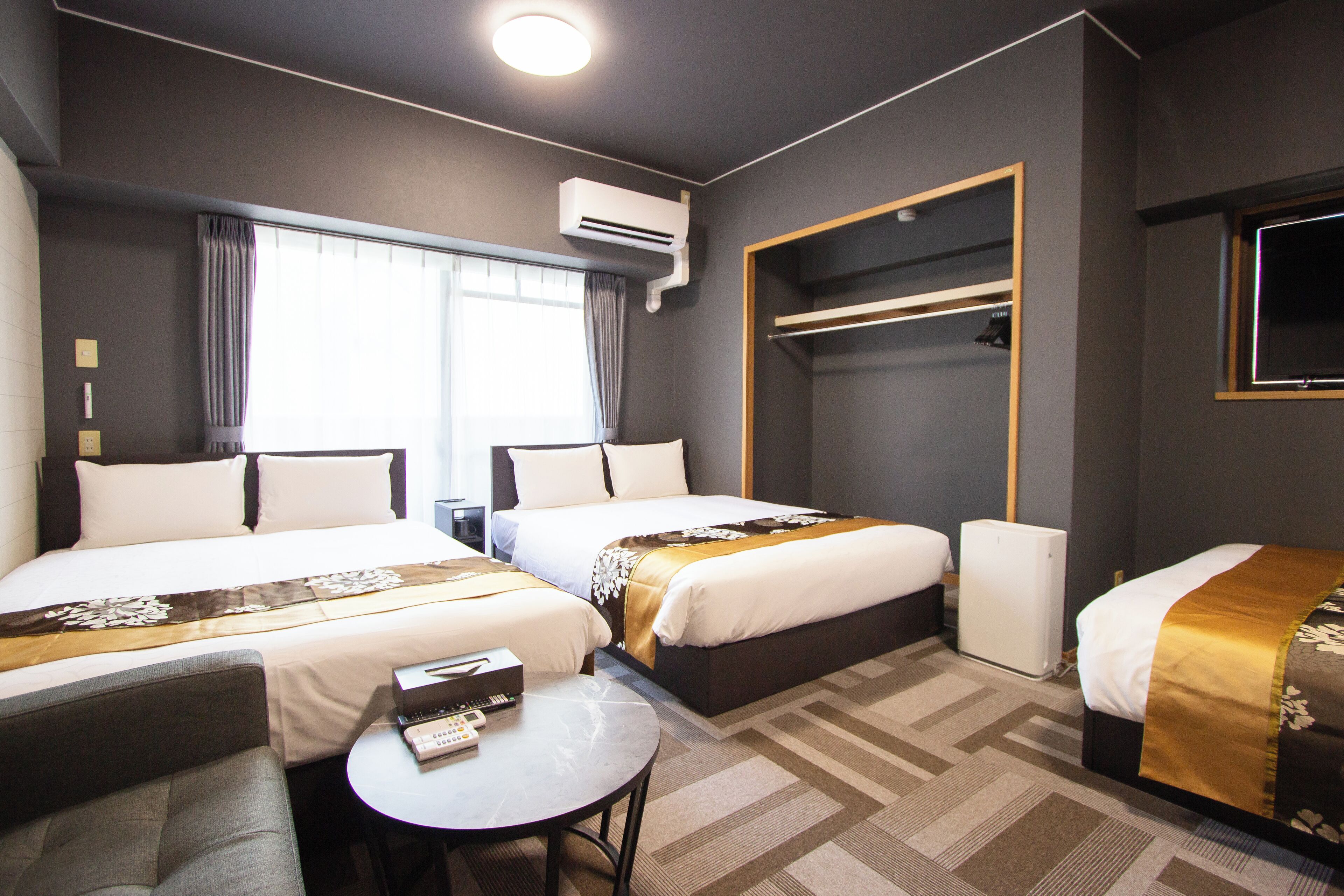 Family Room | Free WiFi