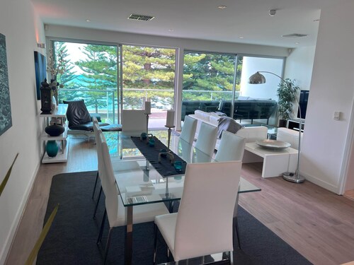 25 + 26 The Breeze Combo for 14 guests