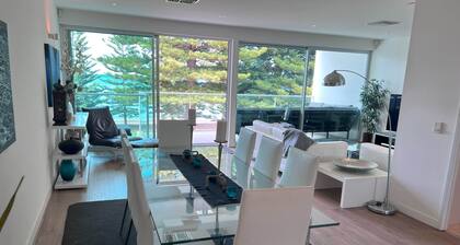 25 + 26 The Breeze Combo for 14 guests