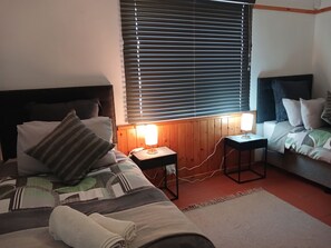 4 bedrooms, iron/ironing board, free WiFi, bed sheets