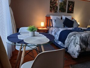 4 makuuhuonetta, silitysrauta/-lauta, ilmainen Wi-Fi, vuodevaatteet