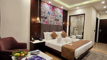 Deluxe-dobbeltværelse - terrasse - udsigt til gårdsplads | Pengeskab på værelset, strygejern/strygebræt, gratis Wi-Fi