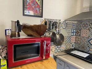 Kühlschrank, Ofen, Herdplatte, Geschirrspüler