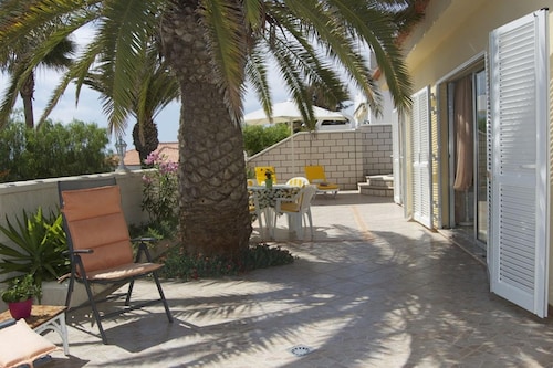 Anabel House With Private Pool