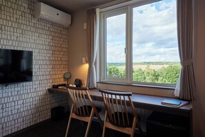 Espacio para trabajar con laptop y wifi gratis