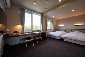 Espacio para trabajar con laptop y wifi gratis