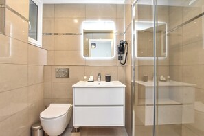 Apartment | Bathroom