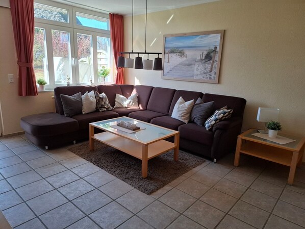 Unclassified image, 1 of 23, button