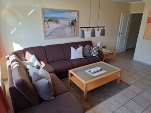 Fernseher, Tischtennisplatte