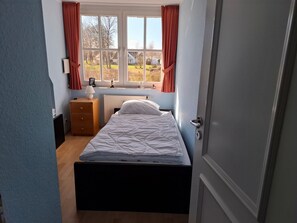 Unclassified image, 5 of 23, button