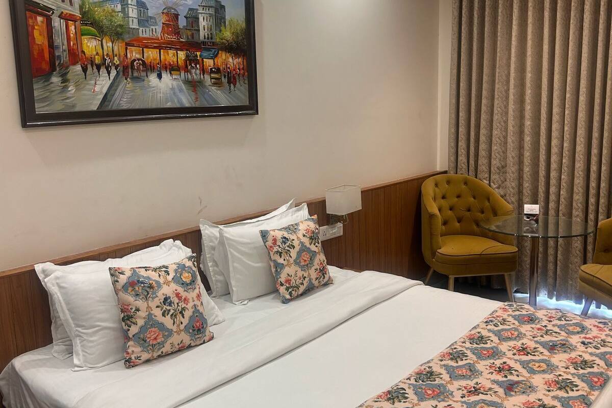 Superior Room, Garden View | In-room safe, free WiFi