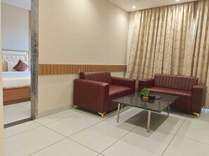 Junior Suite | Living area