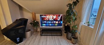 Room-large Room in a Unique Apartment, b