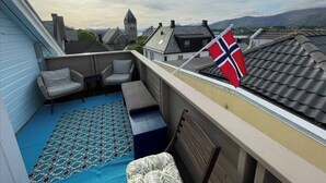 Shared Dormitory, 1 Bedroom, Smoking, Balcony | Balcony - Room-large Room in a Unique Apartment, b (Ålesund)
