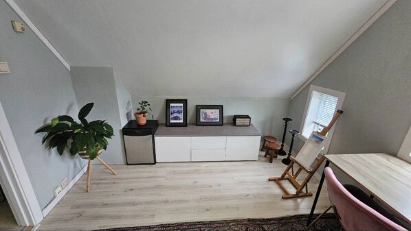 Shared Dormitory, 1 Bedroom, Smoking, Balcony | Interior