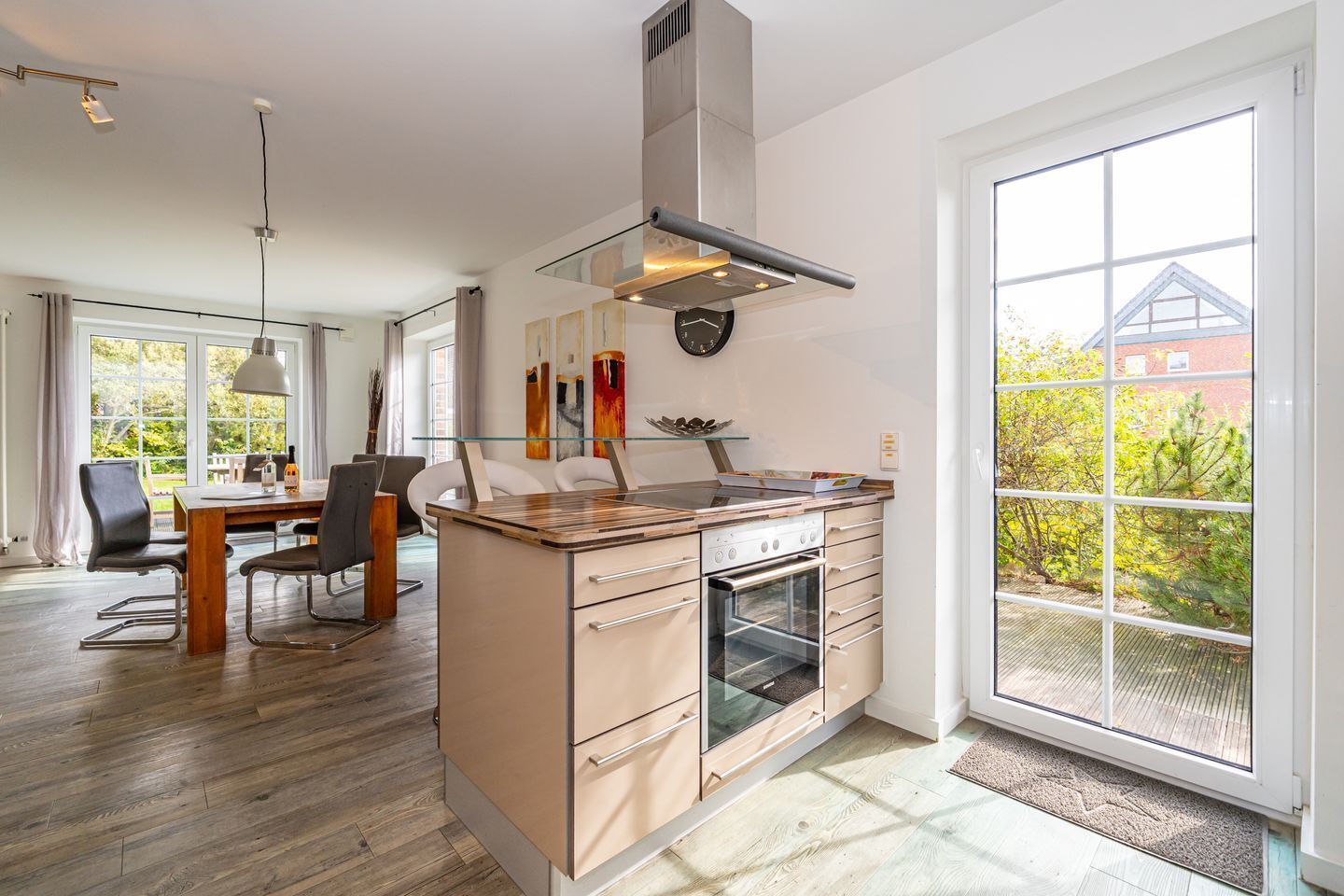 Réfrigérateur, four, plaque de cuisson, lave-vaisselle