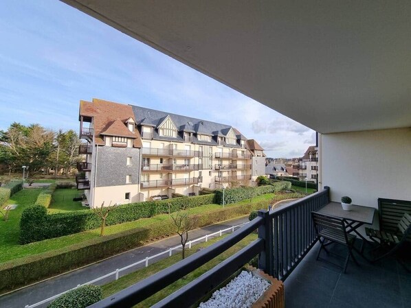 Property grounds - Cosy beach-Private access to the sea and close to the center (Cabourg)