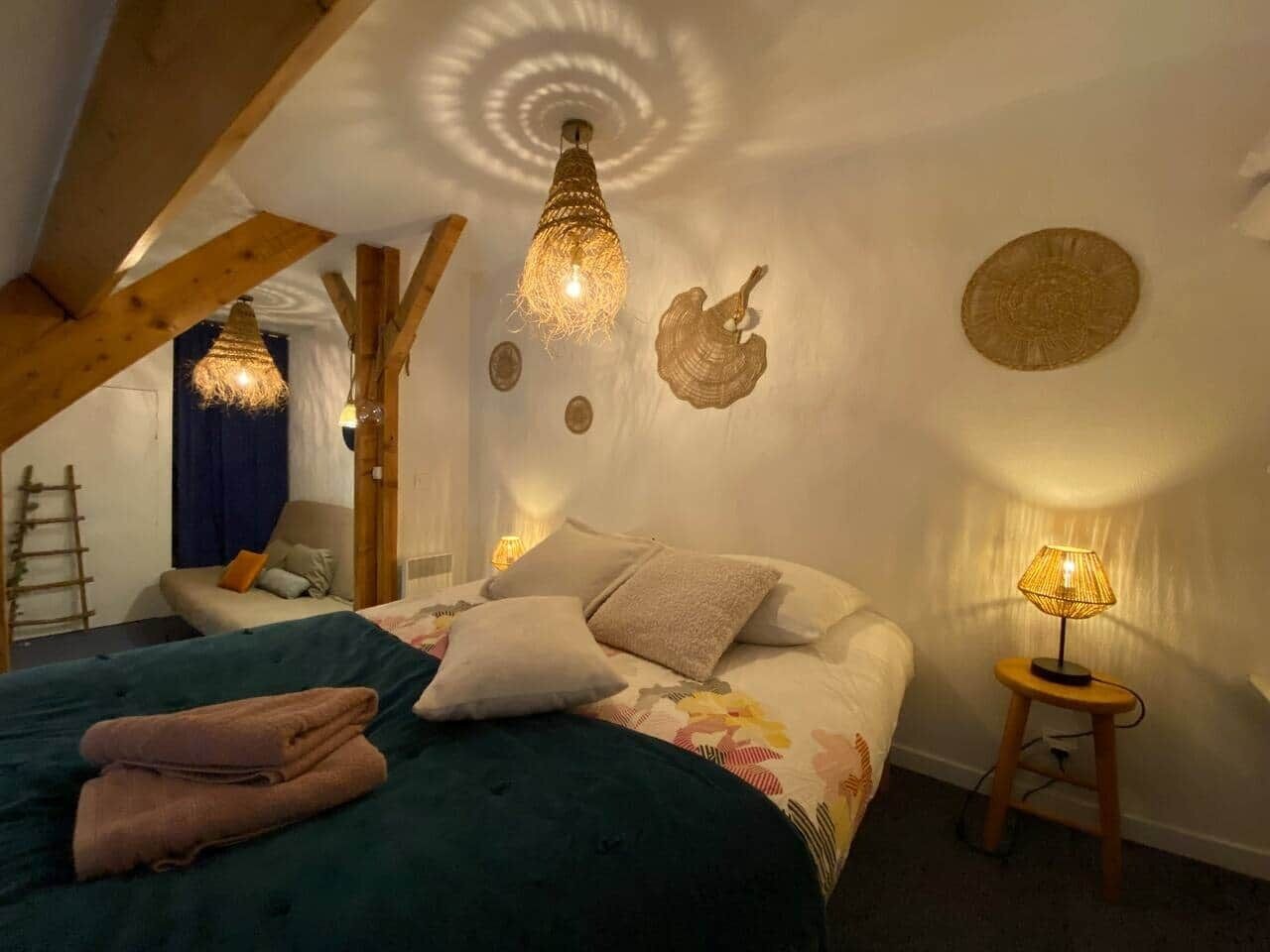 2 bedrooms, iron/ironing board, bed sheets