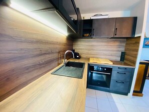 Refrigerador, microondas, horno, lavavajillas