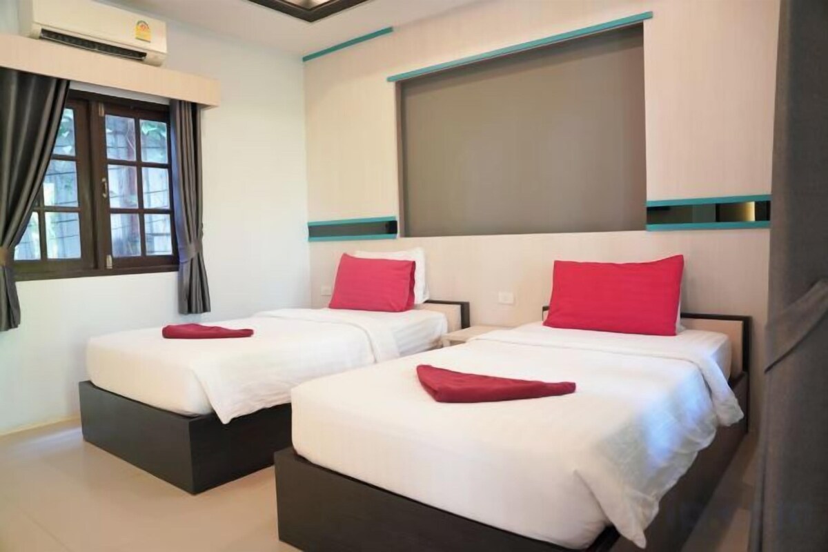 In-room safe, blackout drapes